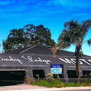 Lindy Lodge Motel